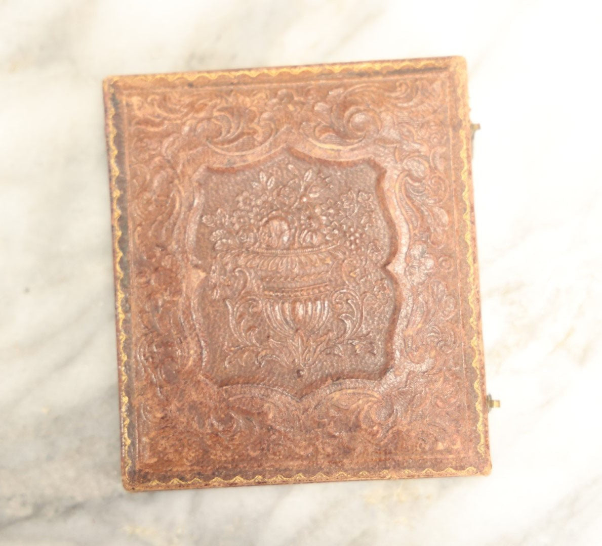 Lot 006 - Antique 1/6th Plate Ambrotype Photograph Of A Young Boy With Spaniel Dog In Full Leatherette Union Case With Blue Purple Pillow