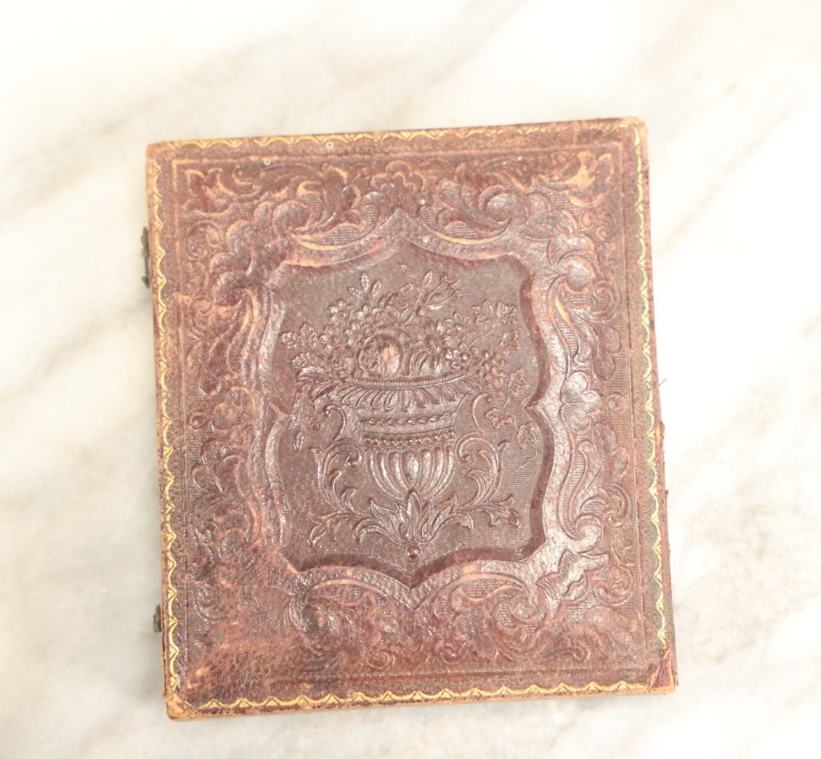 Lot 006 - Antique 1/6th Plate Ambrotype Photograph Of A Young Boy With Spaniel Dog In Full Leatherette Union Case With Blue Purple Pillow