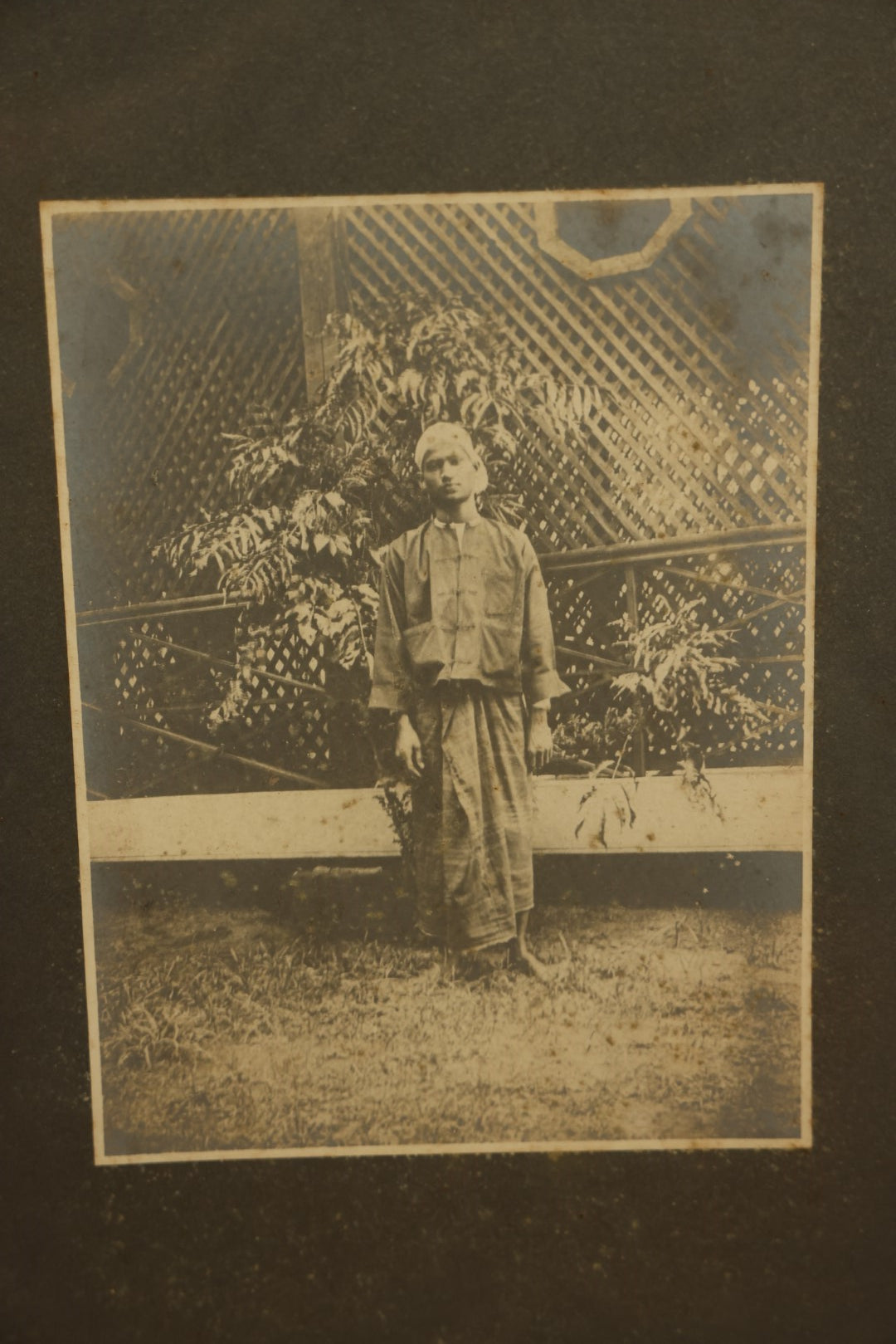 Lot 029 - Early 20th Century Framed Photograph Of An Unidentified Man Of Asian Heritage In Period Dress, Framed By Pinkham & Smith, Boston