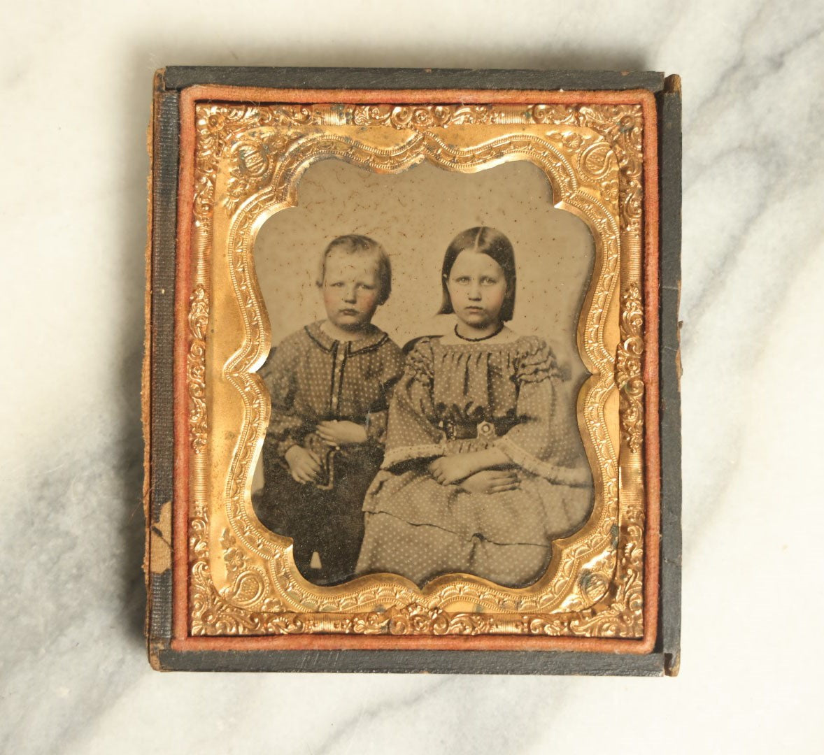 Lot 039 - Antique 1/6Th Plate Ambrotype Photograph Of Two Children, A Boy And A Girl, In A Half Leatherette Case, Likely Members Of The Slack Family