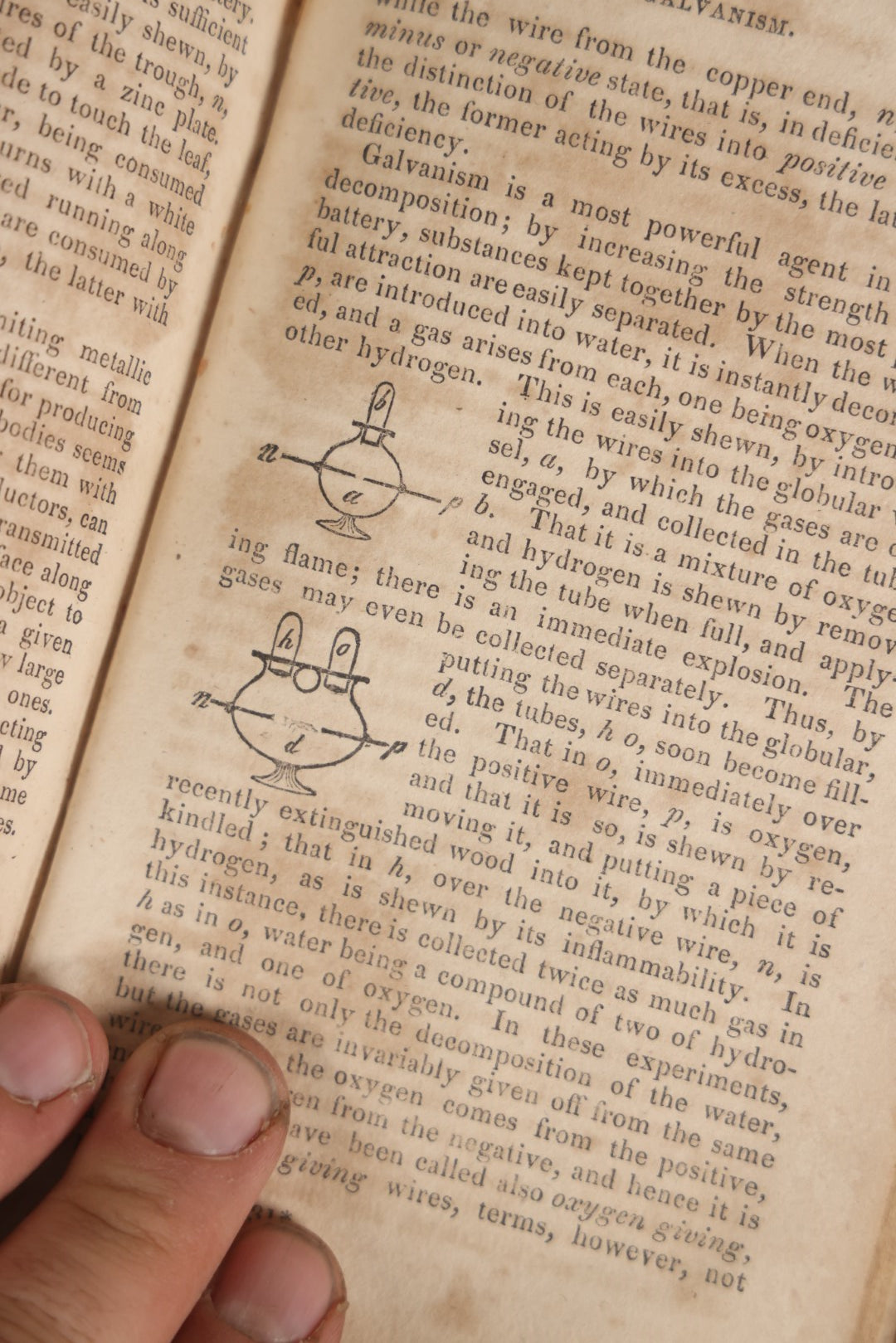 Lot 053 - "Elements Of Chemistry" By Andrew Fyfe And John W Webster, Early Antique Chemistry Book, Illustrated, Published 1827 By Richardson And Lord, Boston