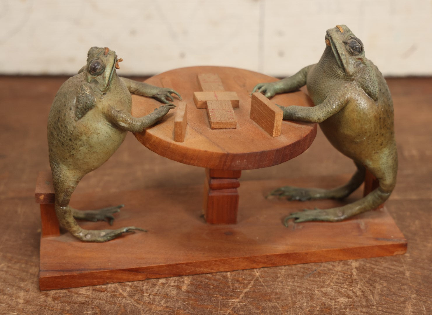 Lot 005 - Vintage Mexican Folk Art Pair Of Taxidermy Frogs Playing Dominoes On A Table