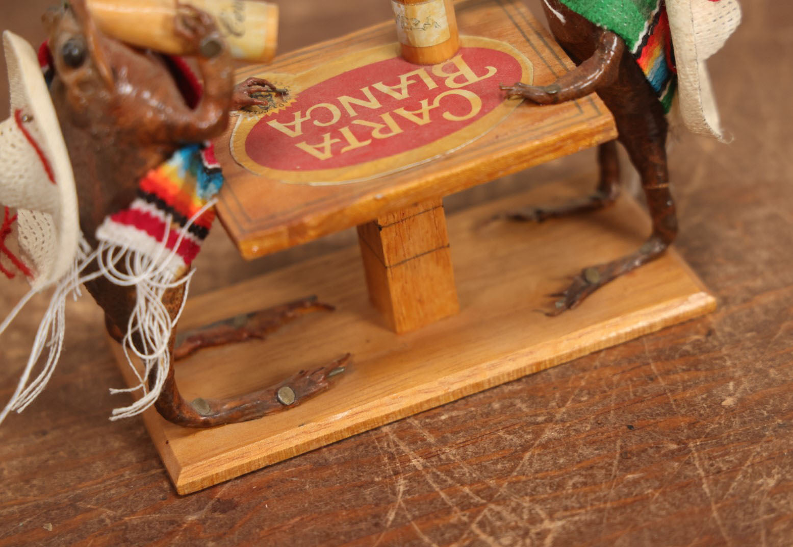 Lot 007 - Vintage Mexican Folk Art Pair Of Taxidermy Frogs Drinking Beer In Sombreros