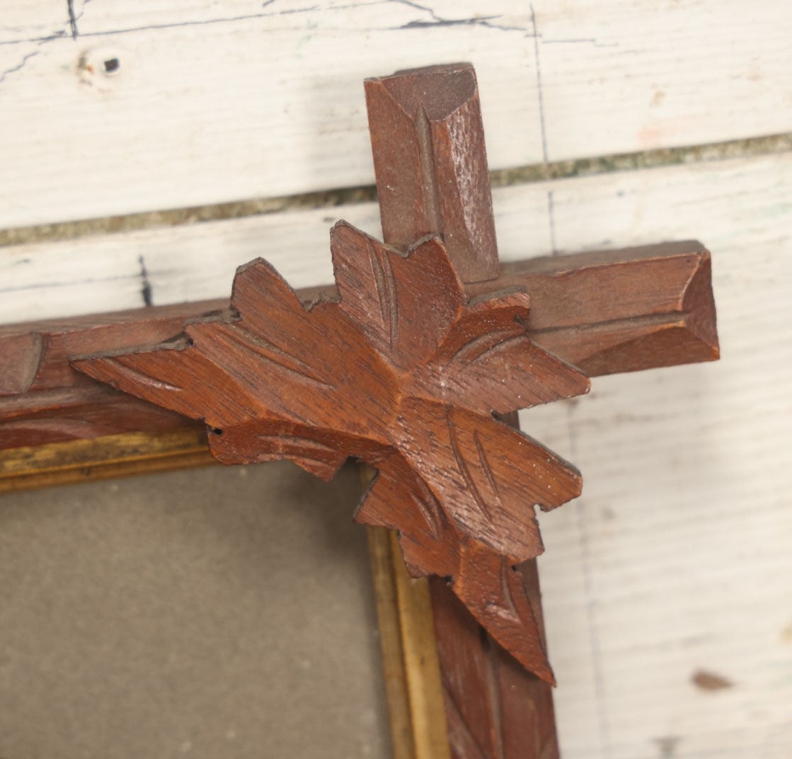 Lot 036 - Antique Boarded Oval Photo Of Two Babies, Likely Twins, In A Carved Oak Leaf Frame