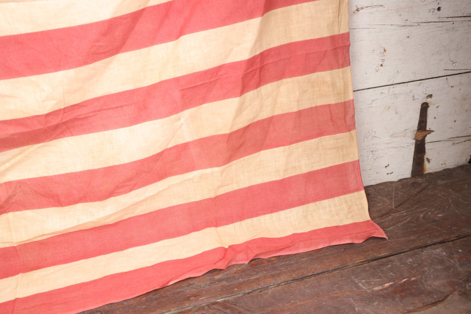 Lot 015 - Vintage 50-Star U.S. American Flag With Grommets, Approximately 3' x 5', No Maker's Mark, Circa 1960s