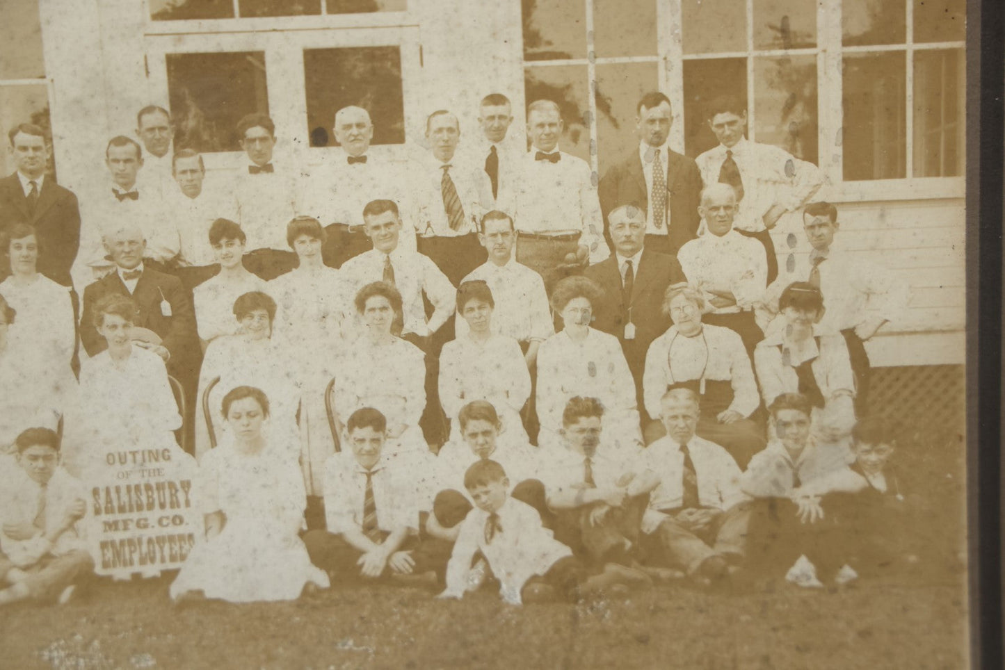 Lot 018 - Antique Framed Boarded Group Occupational Photo, Outing Of The Salisbury Manufacturing Company Employees, Likely The Textile Company Of Amesbury, Massachusetts