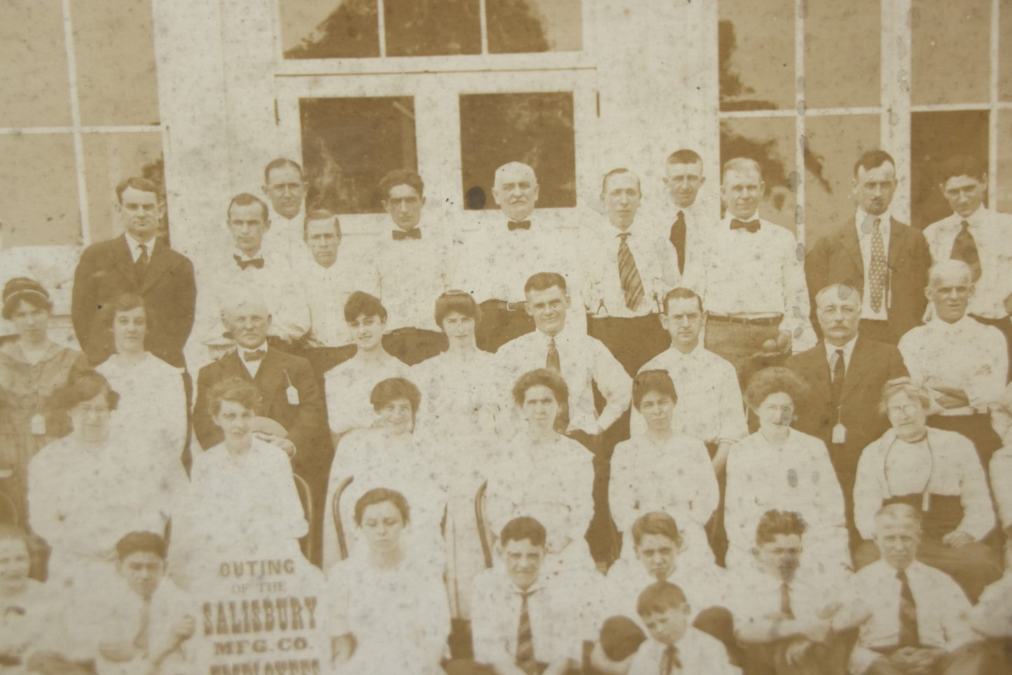 Lot 018 - Antique Framed Boarded Group Occupational Photo, Outing Of The Salisbury Manufacturing Company Employees, Likely The Textile Company Of Amesbury, Massachusetts