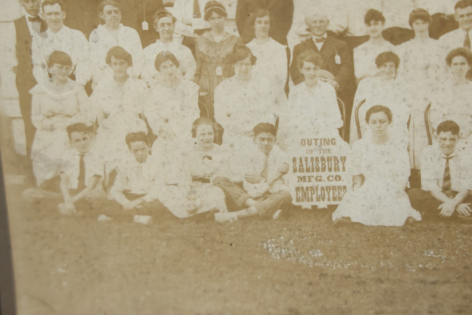 Lot 018 - Antique Framed Boarded Group Occupational Photo, Outing Of The Salisbury Manufacturing Company Employees, Likely The Textile Company Of Amesbury, Massachusetts