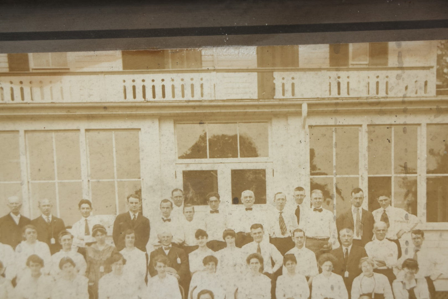 Lot 018 - Antique Framed Boarded Group Occupational Photo, Outing Of The Salisbury Manufacturing Company Employees, Likely The Textile Company Of Amesbury, Massachusetts