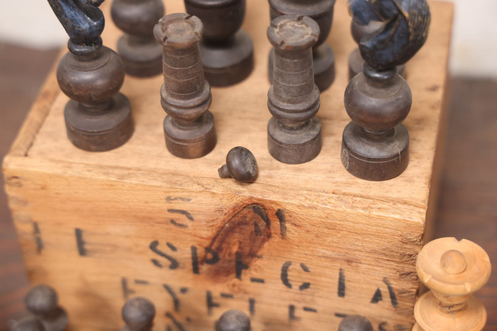 Lot 022 - Antique Handmade Wood Turned Chess Pieces, Complete Set, Note Damage To Black Queen And Black Pawn, Hand Carved Knights, Includes Wooden Box