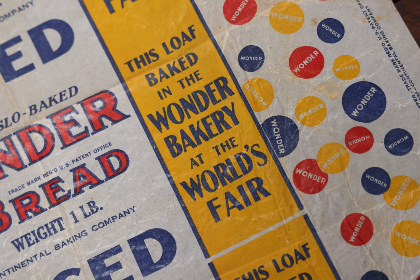 Lot 050 - Vintage Wonder Bread Wax Paper Sliced Bread Loaf Wrapper, Baked In The Wonder Bakery At The World's Fair, Circa 1930, Continental Baking Company, Central Waxed Paper Co.