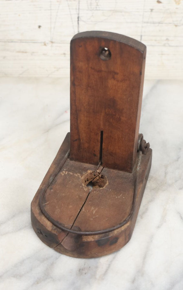 Lot 088 - Antique Wood And Metal Rat And Rodent Trap, No Label