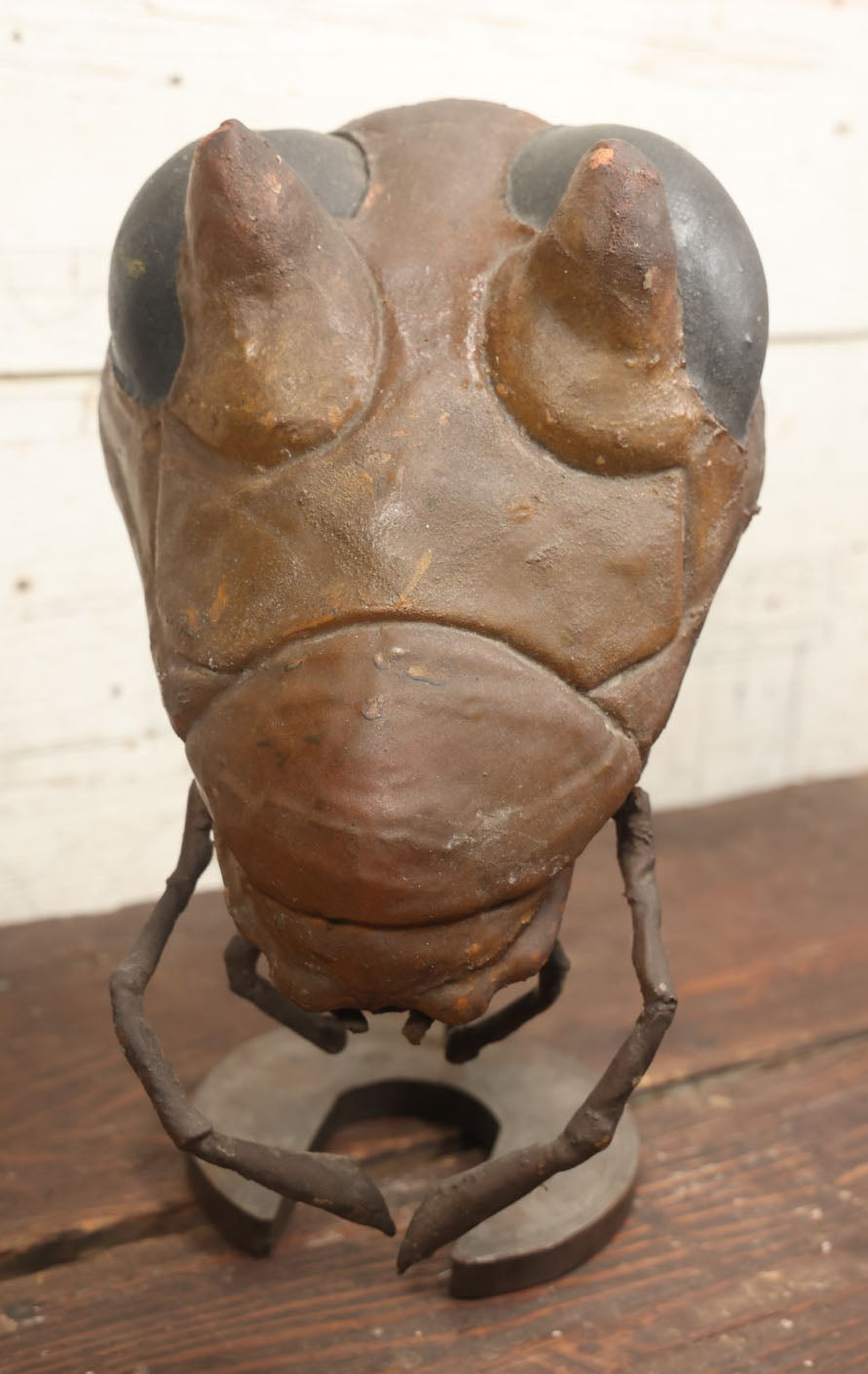 Lot 002 - Vintage Puppet Cockroach Insect Bug Head, Attributed To Stop Motion Artist Michael Sullivan, Likely Used In Joe'S Apartment (1996), On Custom Stand