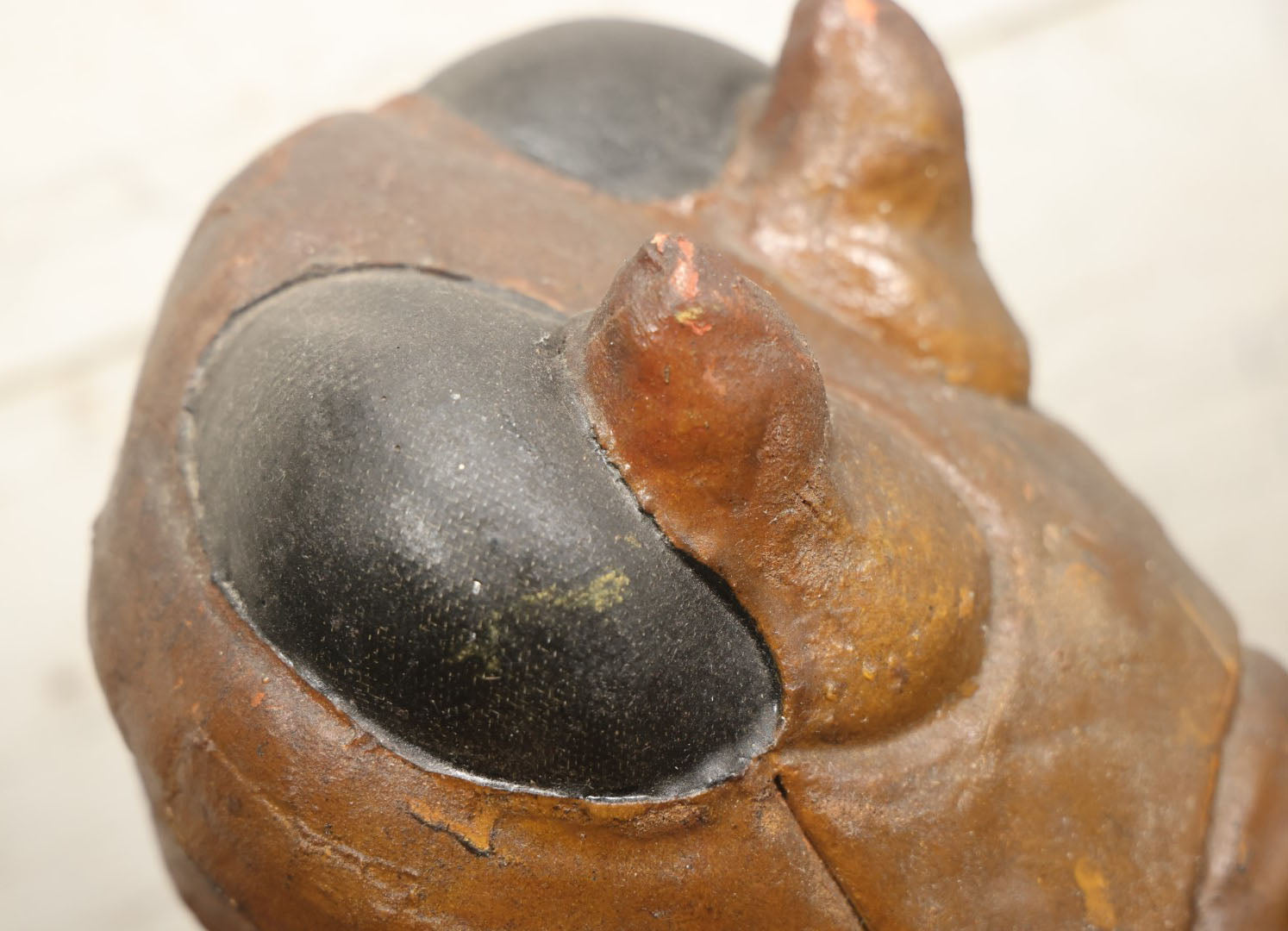 Lot 002 - Vintage Puppet Cockroach Insect Bug Head, Attributed To Stop Motion Artist Michael Sullivan, Likely Used In Joe'S Apartment (1996), On Custom Stand