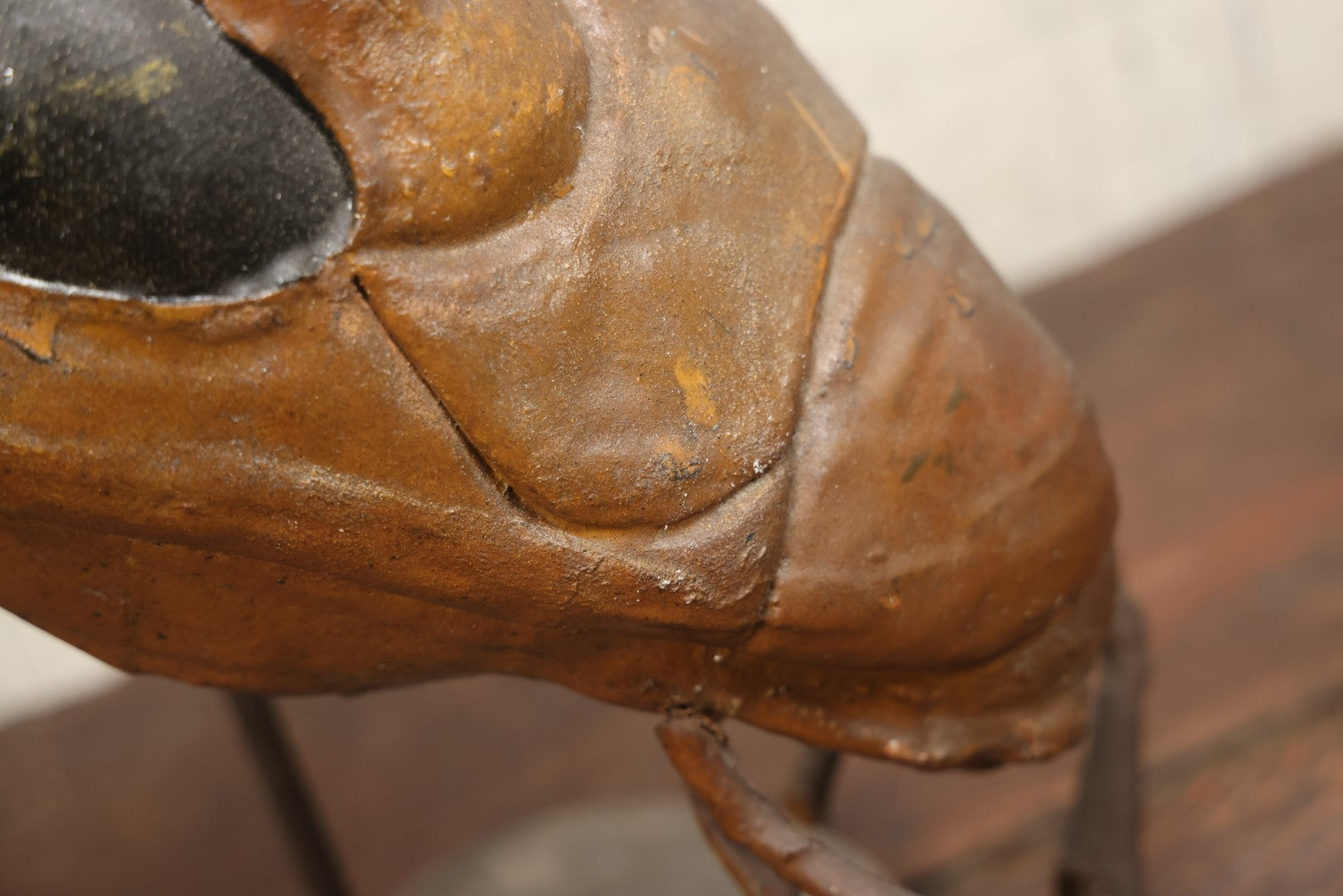 Lot 002 - Vintage Puppet Cockroach Insect Bug Head, Attributed To Stop Motion Artist Michael Sullivan, Likely Used In Joe'S Apartment (1996), On Custom Stand