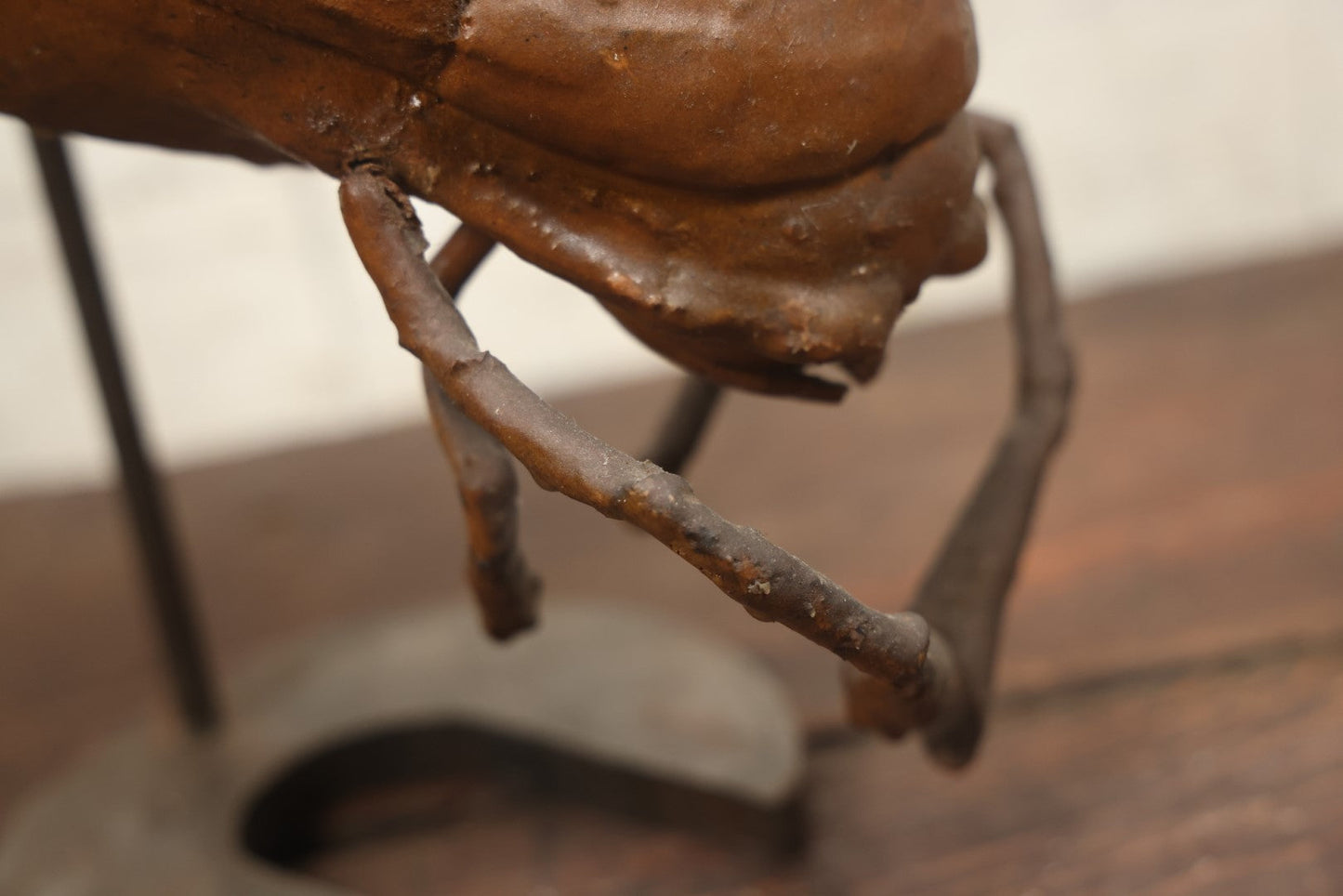 Lot 002 - Vintage Puppet Cockroach Insect Bug Head, Attributed To Stop Motion Artist Michael Sullivan, Likely Used In Joe'S Apartment (1996), On Custom Stand