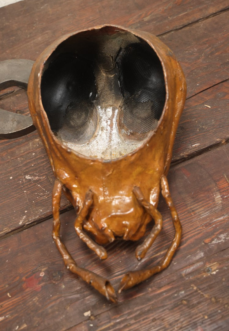 Lot 002 - Vintage Puppet Cockroach Insect Bug Head, Attributed To Stop Motion Artist Michael Sullivan, Likely Used In Joe'S Apartment (1996), On Custom Stand