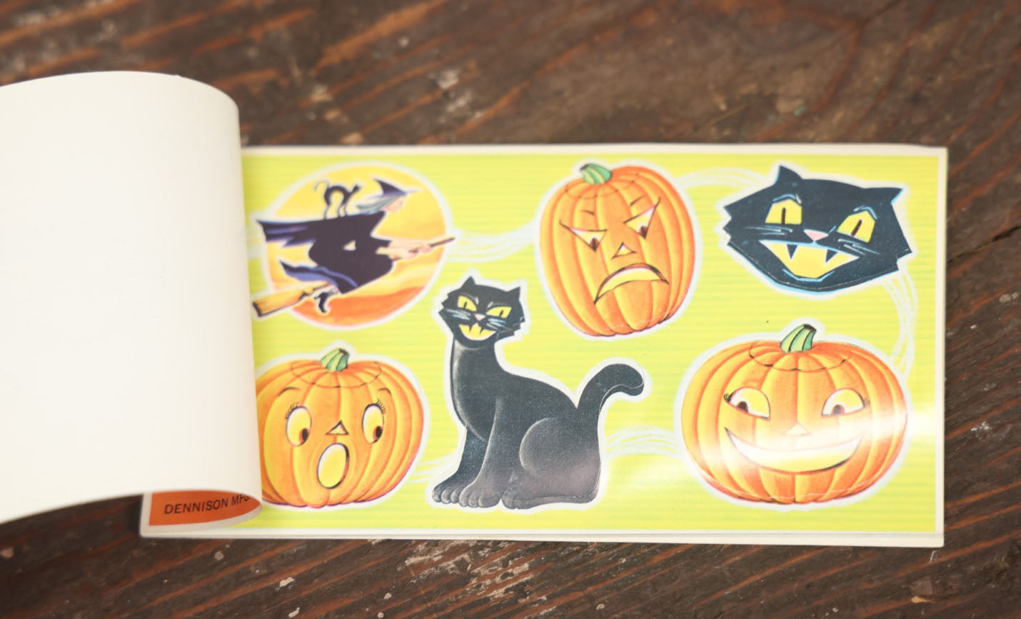 Lot 085 - Vintage Halloween Seals By Dennison, Framingham, Massachusetts, 48 Seals With Six Designs, Witch, Cat, Pumpkin, Etc., No 80-933