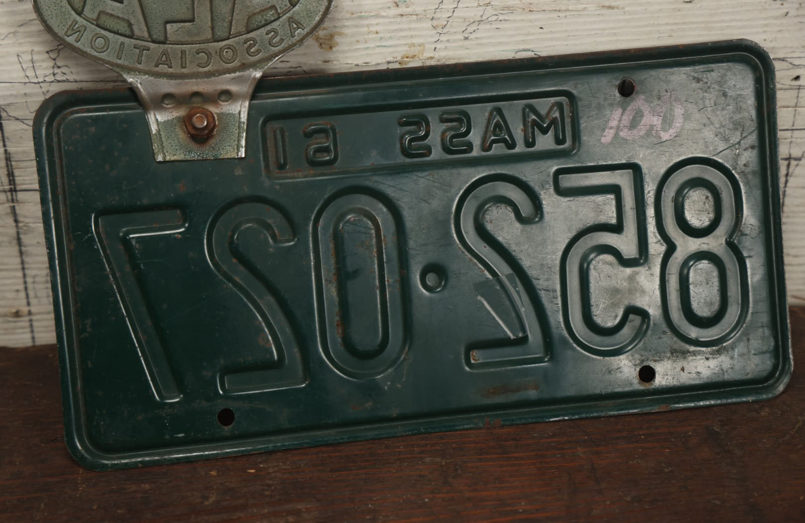 Lot 110 - Vintage Massachusetts 1961 Green Pressed Metal License Plate With Automobile Legal Association A.L.A. Topper, Number 852027, Note Various Wear, Rust