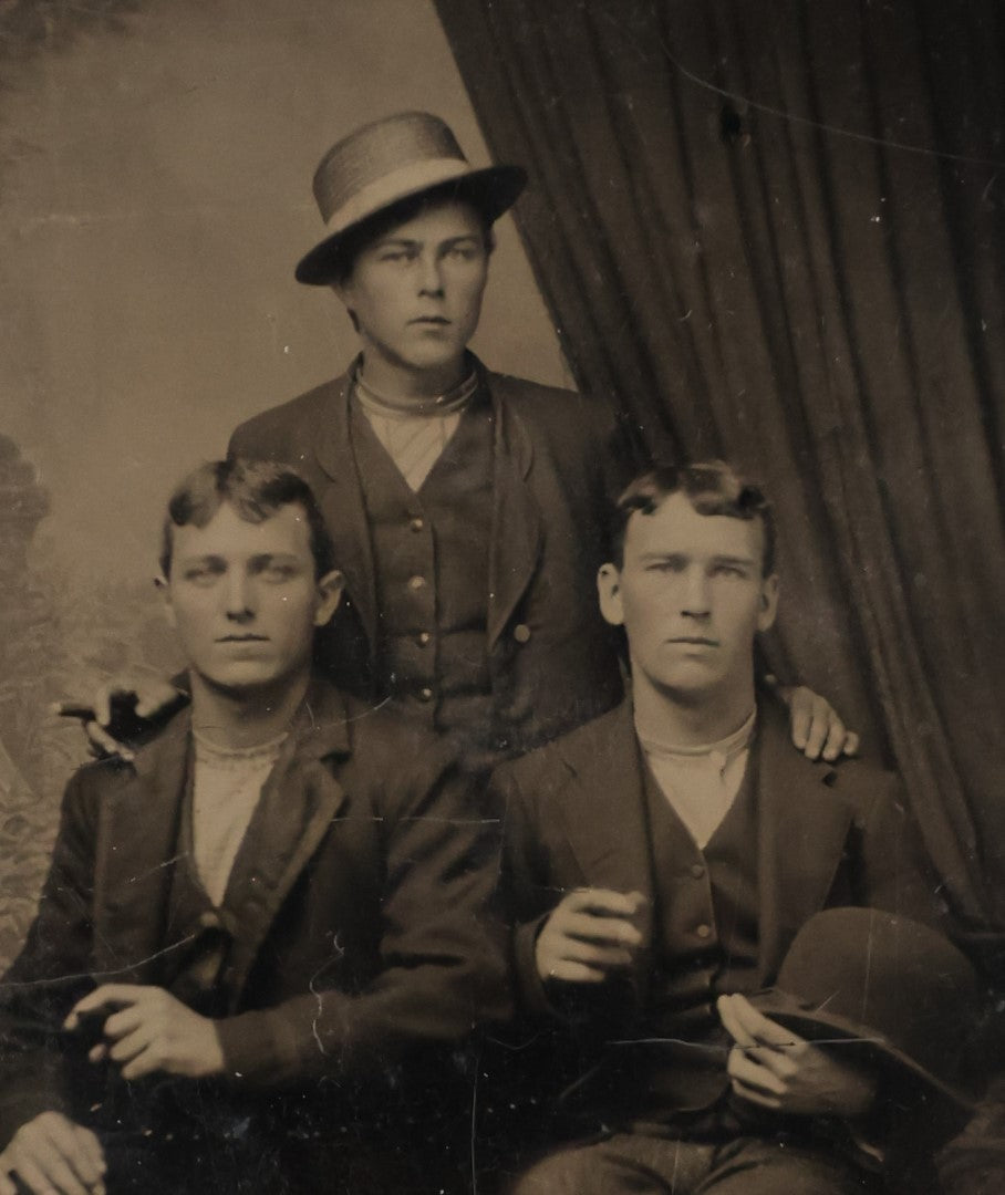 Lot 011 - Antique Tintype Photo Of Three Young Men, One In Fedora, Another Holding A Bowler Cap, Smoking