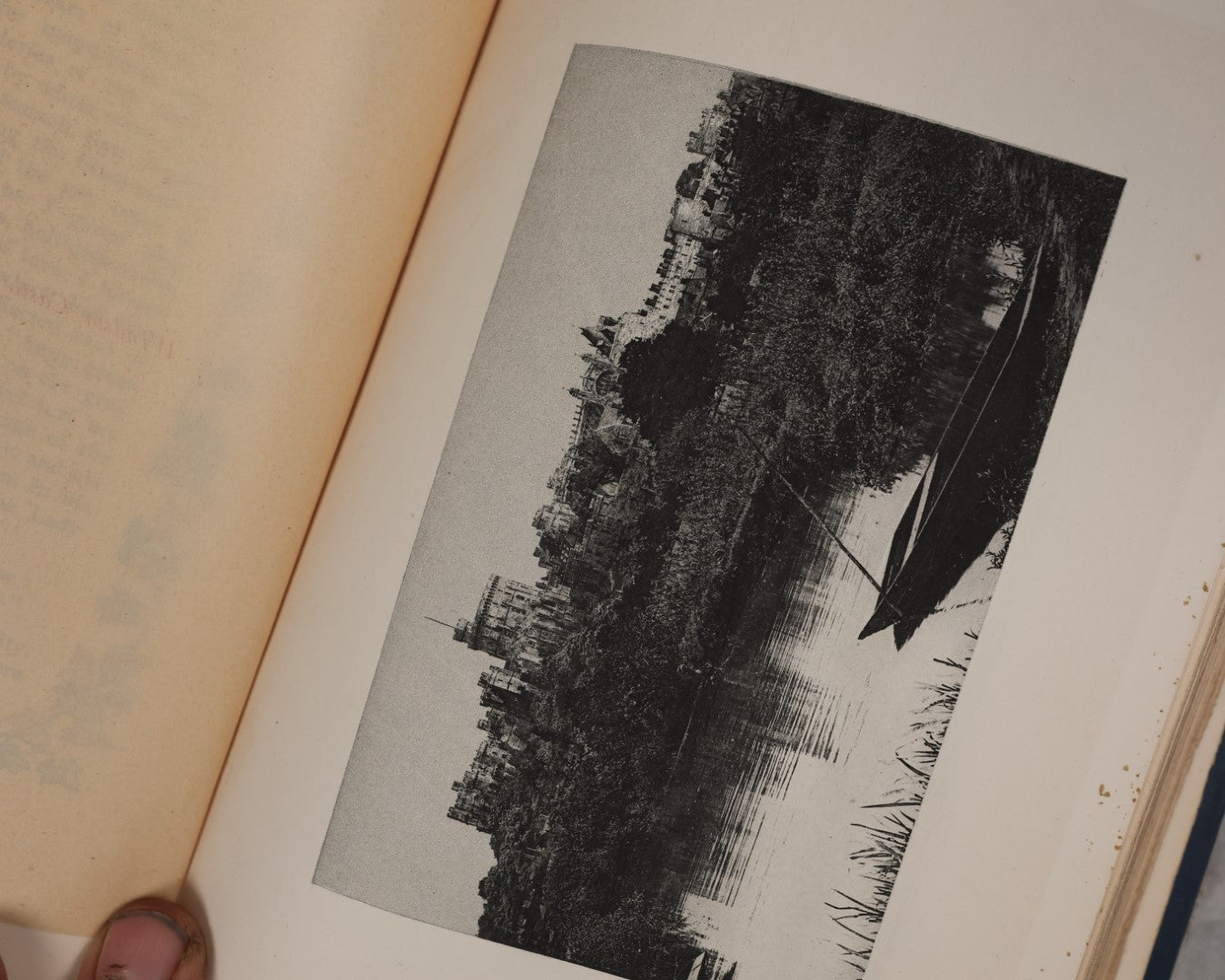 Lot 128 - "The Sketch Book Of Geoffrey Crayon" Antique Book By Washington Irving, Volume II, Van Tassel Edition, With Holiday Themed Printing On Pages, Blue Cover, G.P. Putnam's Sons, The Knickerbocker Press, 1895, Illustrated