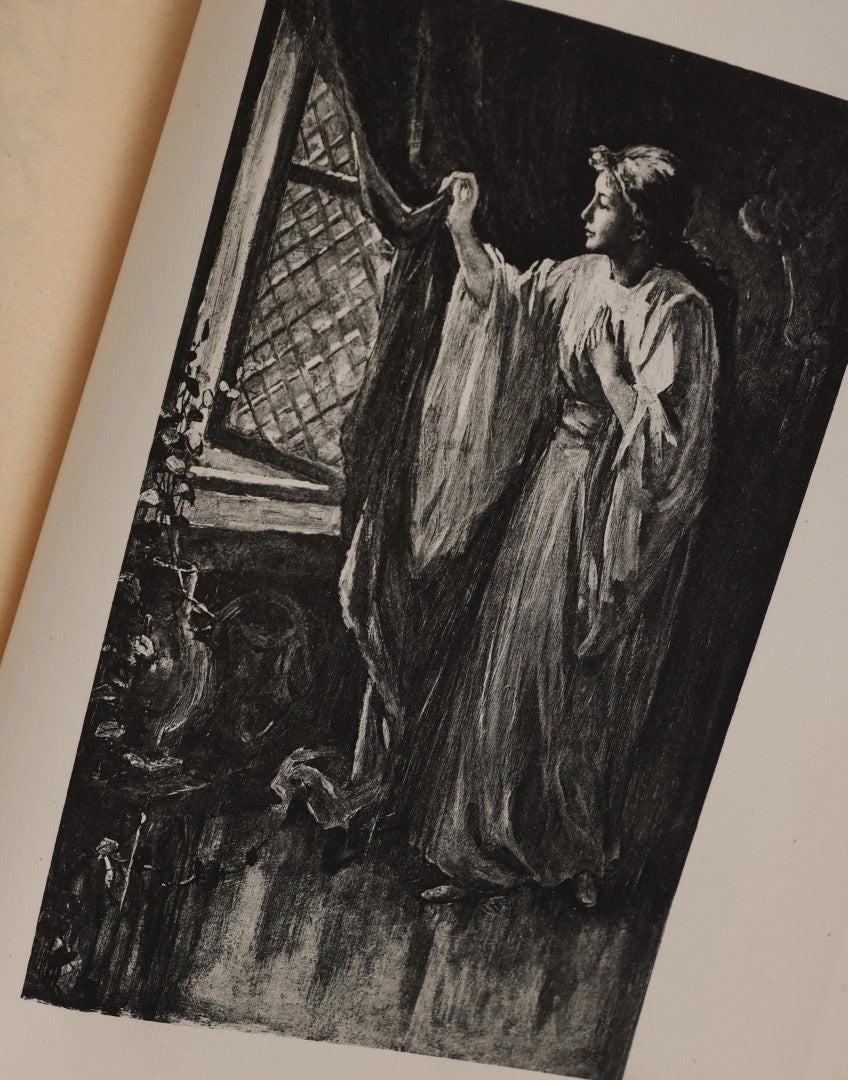 Lot 128 - "The Sketch Book Of Geoffrey Crayon" Antique Book By Washington Irving, Volume II, Van Tassel Edition, With Holiday Themed Printing On Pages, Blue Cover, G.P. Putnam's Sons, The Knickerbocker Press, 1895, Illustrated