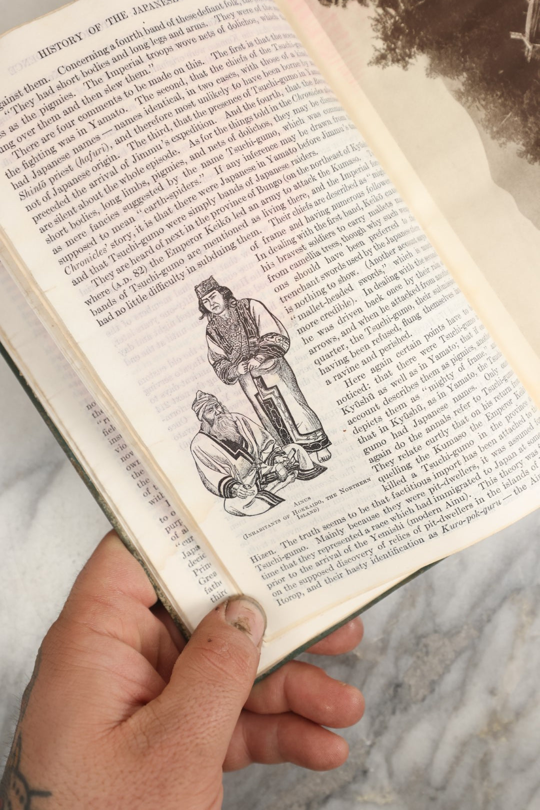 Lot 033 - "A History Of The Japanese People, From The Earliest Times To The End Of The Meiji Era" Antique Book By Captain F. Brinkley With Baron Kikuchi, With 150 Engravings By Japanese Artists, Published By The Encyclopedia Britannica Co., New York, 1915