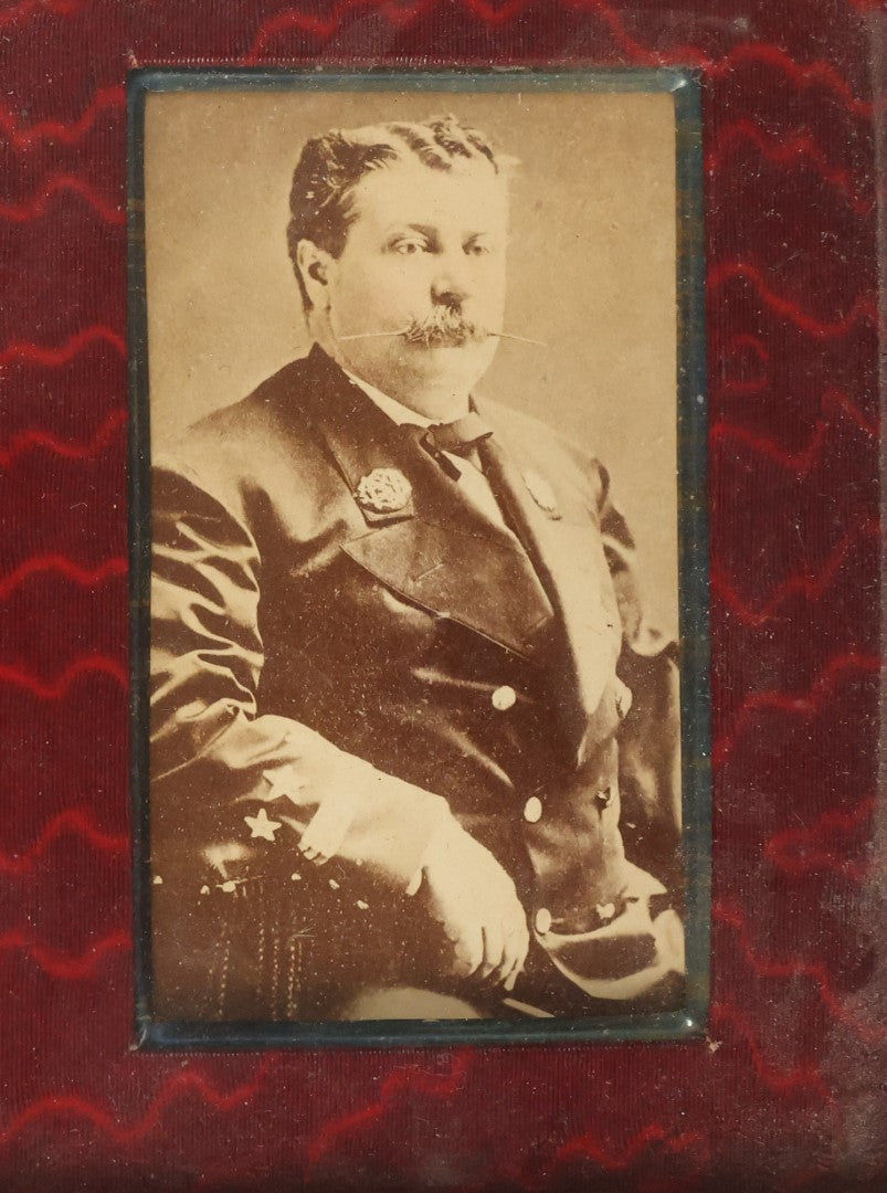 Lot 062 - Antique Framed Carte De Visite C.D.V. Photos Of Actress Josephine "Josie" Mansfield And Financier James "Jim" Fisk Who Was Murdered In Relation To His Affair With The Actress