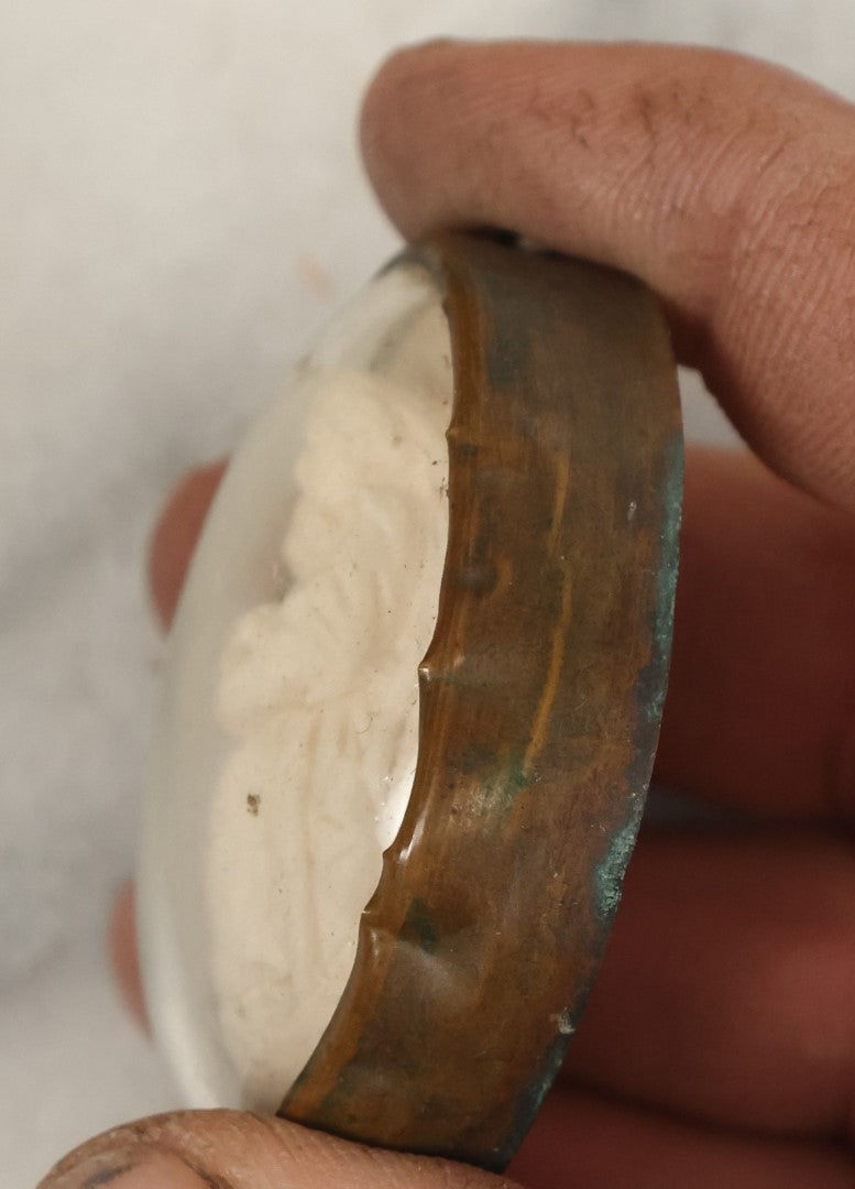 Lot 066 - Antique Small Carved Meerschaum Relief Pendant Behind Bubble Glass, Likely Depicts Saint Anne And Mary