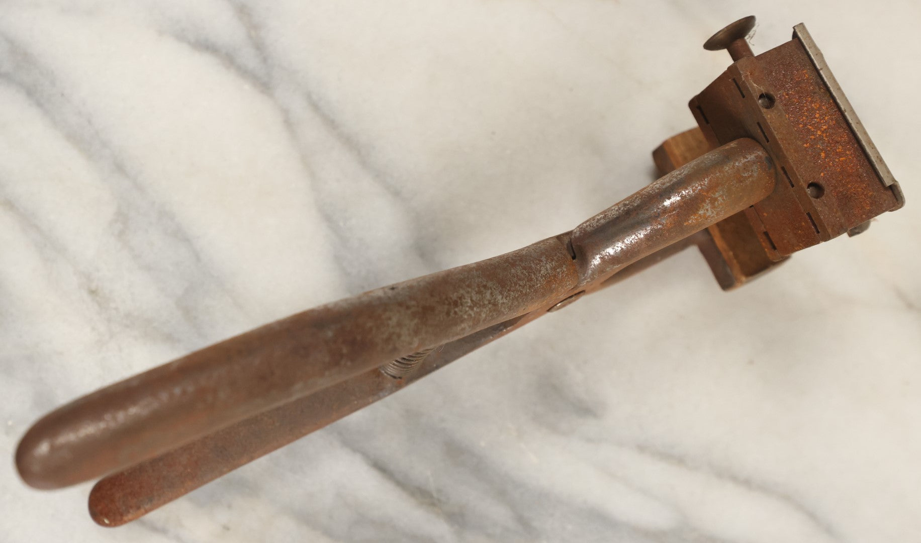 Lot 083 - Vintage Metal Cattle I.D. Tattoo Outfit, Ear Stamper, Brander, By O.M. Franklin Serum Co.