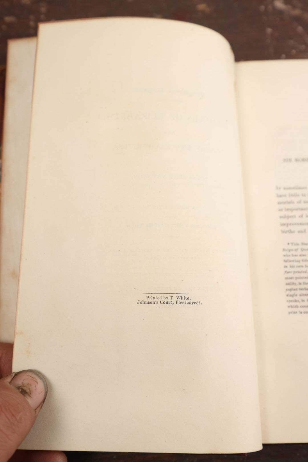 Lot 070 - "Fragmenta Regalia: Memoirs Of Elizabeth, Her Court And Favourites" Antique Book By Sir Robert Naunton, Printed For Charles Baldwin, Newgate Street, London, New Edition, 1824