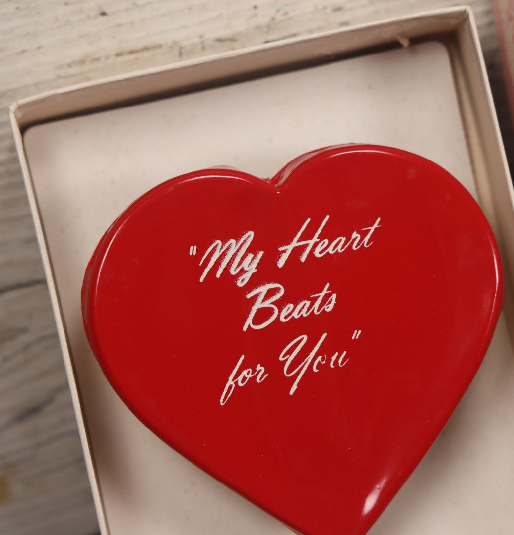 Lot 087 - Vintage Wind Up Animated Valentine, "To My Sweetheart, My Heart Beats For You," Heart Bounces Up And Down In Box When Wound, Copyright 1957 By H. Fishlove & Co., Made In Chicago, Illinois, No. 522