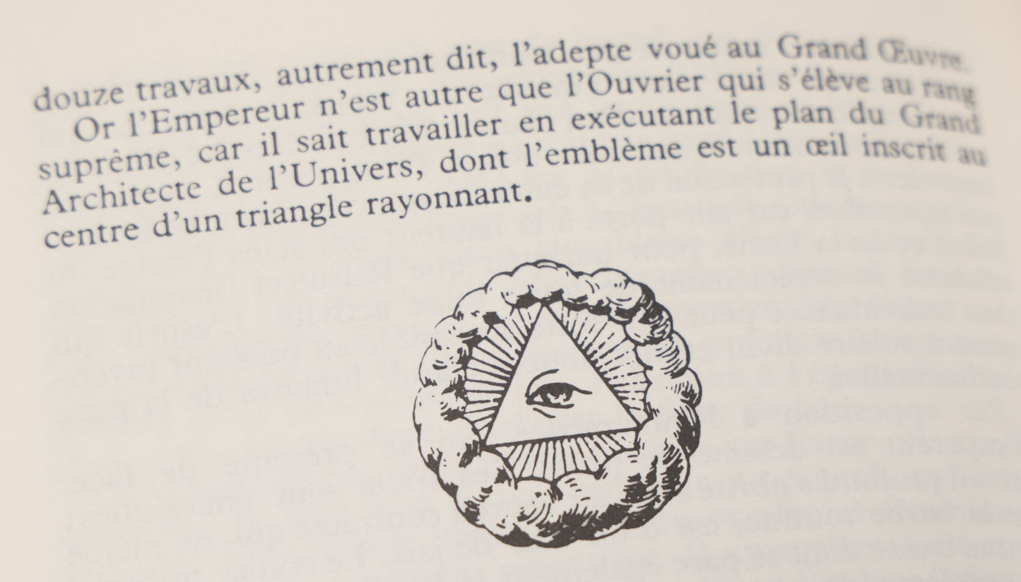 Lot 011 - "Le Tarot Des Imagiers Du Moyen Age" By Oswald Wirth, "The Tarot Of The Magicians Of The Middle Ages," Published By Claude Tchou, 1966 Edition, Illustrated