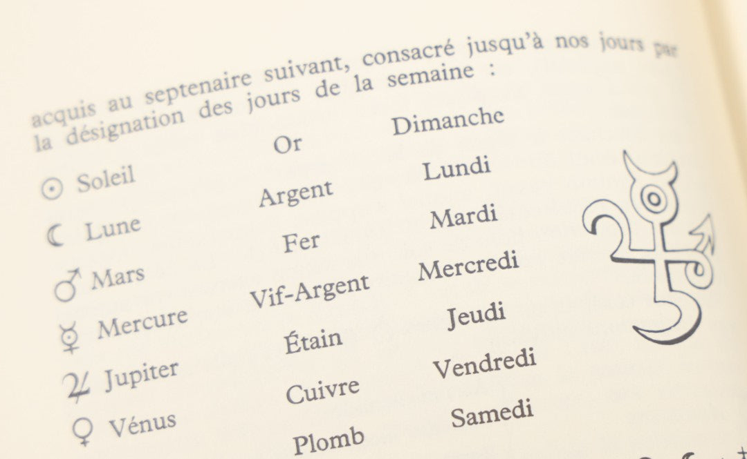 Lot 012 - "Le Tarot Des Imagiers Du Moyen Age" By Oswald Wirth, "The Tarot Of The Magicians Of The Middle Ages," Published By Claude Tchou, 1978 United States Printing Edition