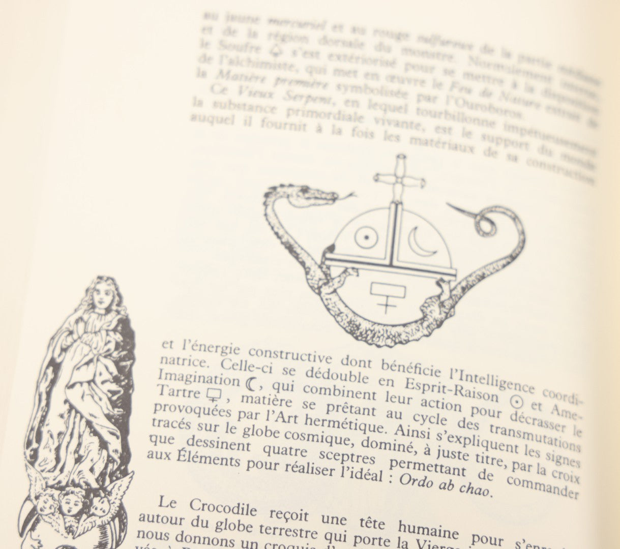 Lot 012 - "Le Tarot Des Imagiers Du Moyen Age" By Oswald Wirth, "The Tarot Of The Magicians Of The Middle Ages," Published By Claude Tchou, 1978 United States Printing Edition