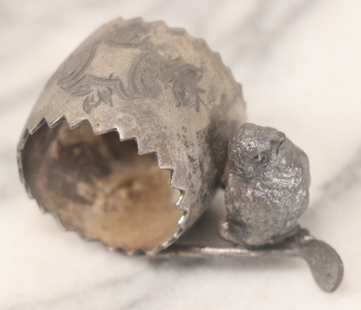 Lot 050 - Antique Silver Plate Figural Napkin Ring With Bird / Chick / Chicken, Wishbone, And Cracked Egg Motif, By Barbour Silverplate Company, U.S.