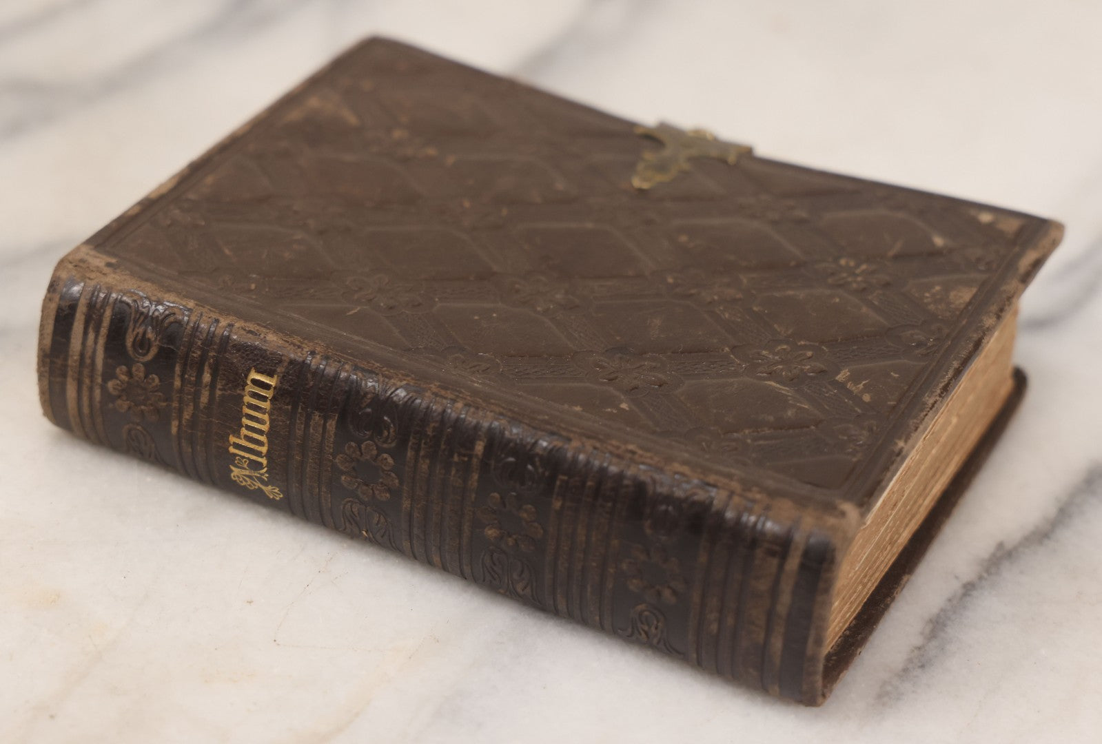 Lot 064 - Antique Family Photo Album Containing 16 Tintypes And 7 Carte De Visite C.D.V. Photographs, Mostly Portraits Of The Pratt And Hobbs Families, Many Identified, Mostly Full 