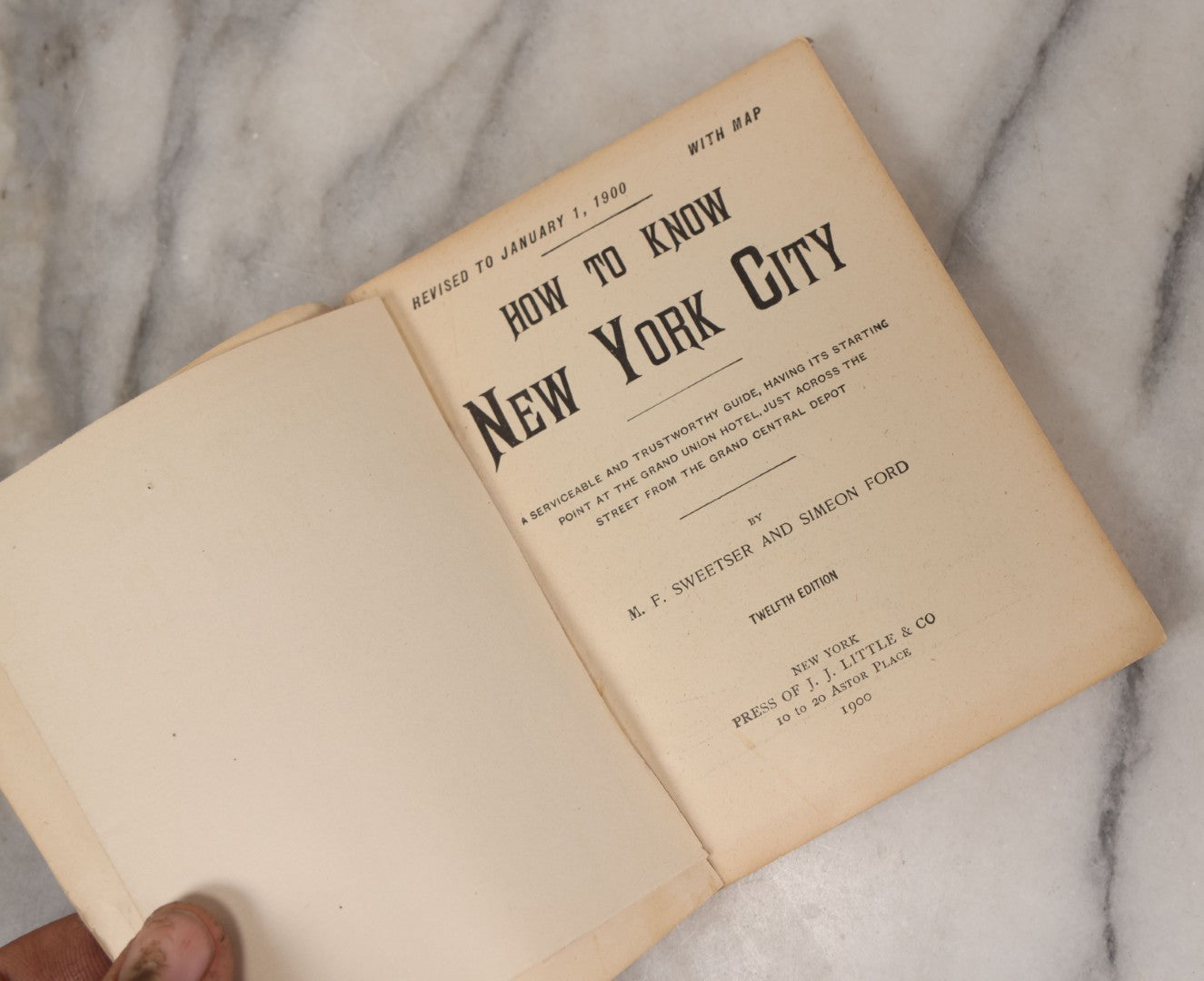 Lot 092 - "How To Know New York" Revised January 1900 Edition, Antique Booklet And Street Guide To New York City, Featuring Fold Out Map, Sparsely Illustrated