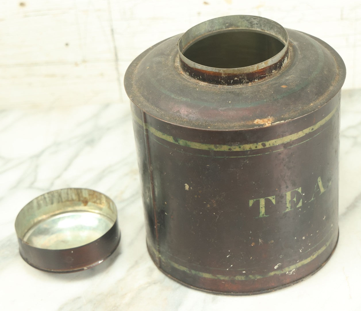 Lot 028 - Antique Toleware Tea Tin With Painted Stenciled Letter, Lid