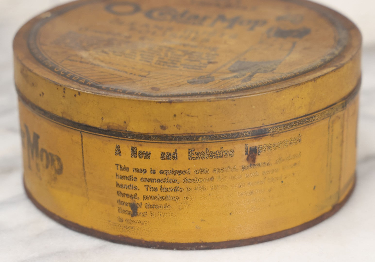 Lot 071 - Antique No. 4 Triangle O-Cedar Mop Polish Tin, Copyrighted 1923, Made By And For O-Cedar Corporation, Chicago, Toronto, London, Paris, Made In U.S.A.