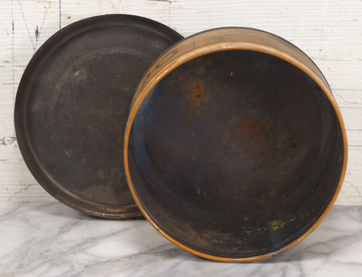 Lot 071 - Antique No. 4 Triangle O-Cedar Mop Polish Tin, Copyrighted 1923, Made By And For O-Cedar Corporation, Chicago, Toronto, London, Paris, Made In U.S.A.