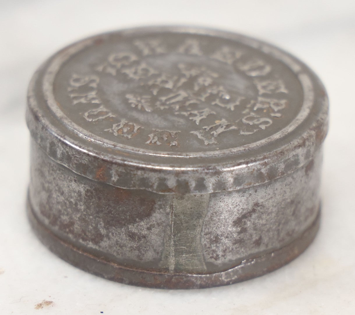 Lot 075 - Antique Raeder's Germans Snuff Embossed Tin