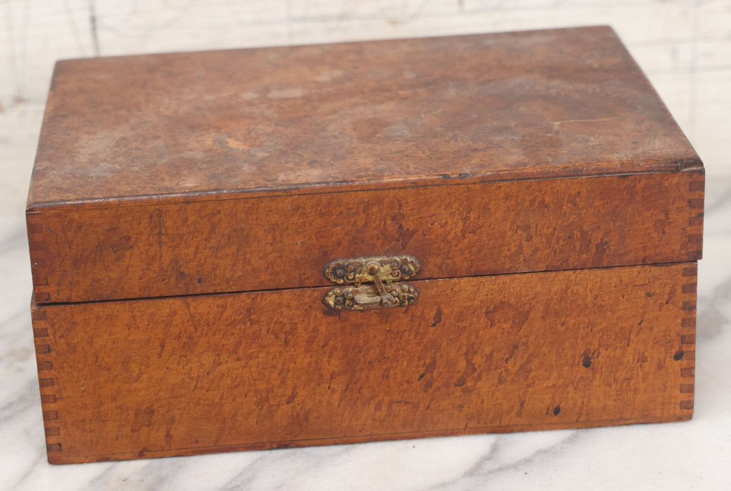 Lot 080 - Antique Finger Jointed Wooden Seed Store Display Box From E.M Lyman & Son, Inc, Lyman's Seeds, Springfield, Massachusetts, Circa 1922