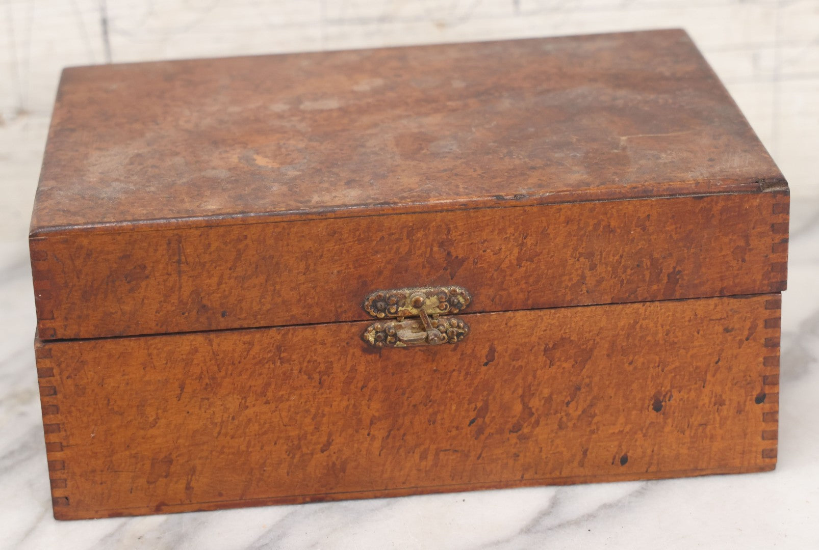 Lot 080 - Antique Finger Jointed Wooden Seed Store Display Box From E.M Lyman & Son, Inc, Lyman's Seeds, Springfield, Massachusetts, Circa 1922