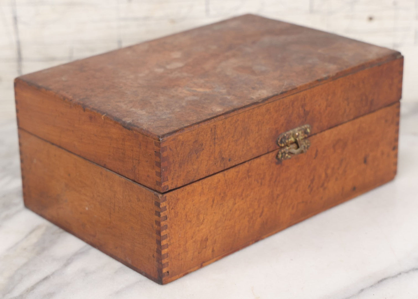 Lot 080 - Antique Finger Jointed Wooden Seed Store Display Box From E.M Lyman & Son, Inc, Lyman's Seeds, Springfield, Massachusetts, Circa 1922