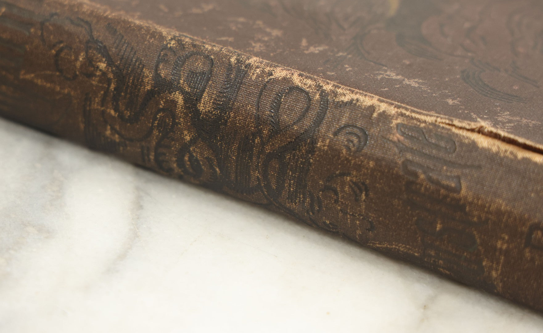 Lot 004 - "Dante's Inferno" Antique Book Illustrated By Gustave Dore, Circa 1890, Craft Grade Condition, Poor Pinding, Heavy Wear, Illustrations In Good Condition, Loose Pages, Worn Binding