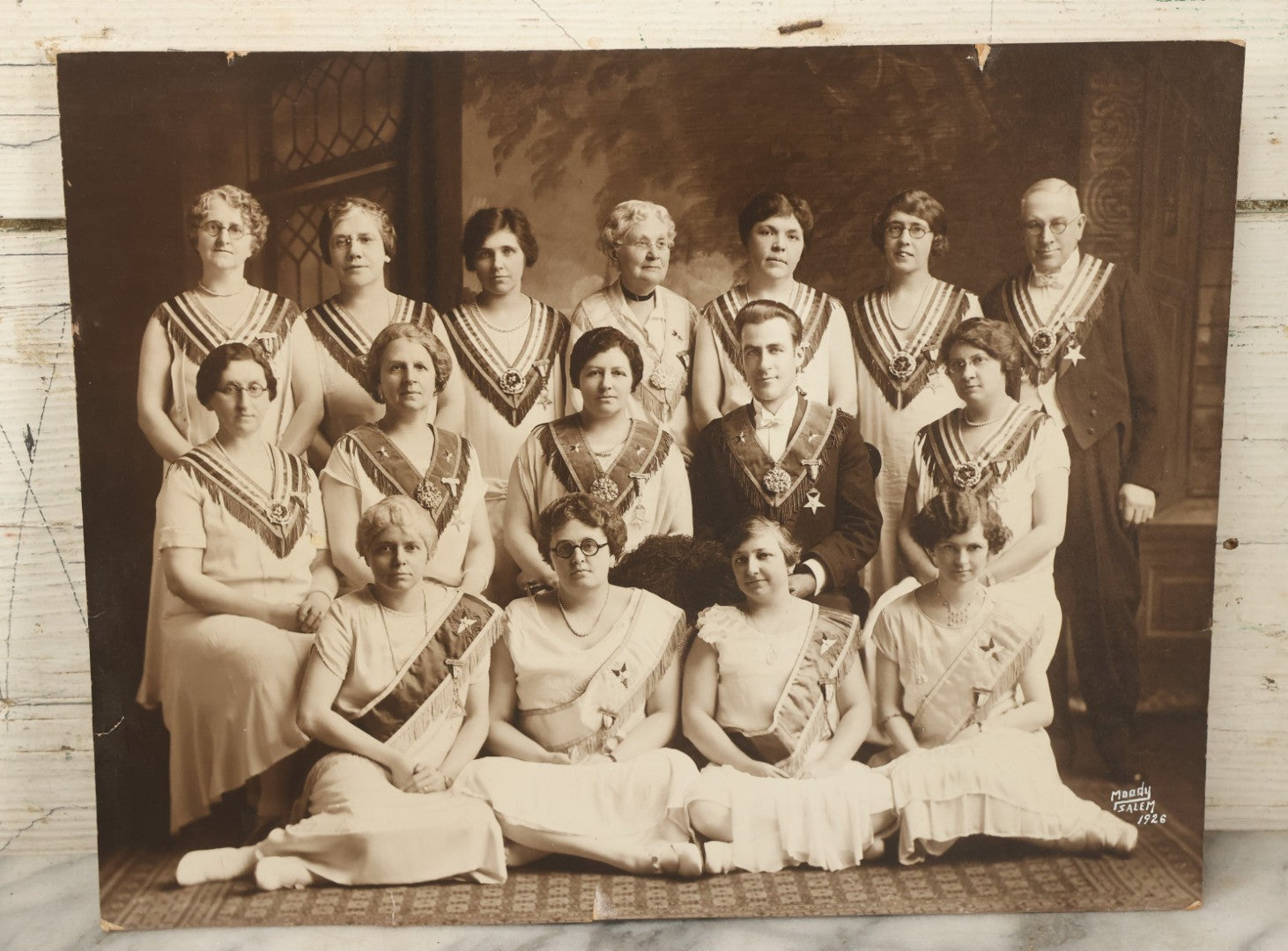 Lot 132 - Vintage Boarded Photograph Of Order Of The Eastern Star O.E.S. Women Members With Men, Women's Auxiliary Of The Freemasons, Moody Photographer, Salem, 1926