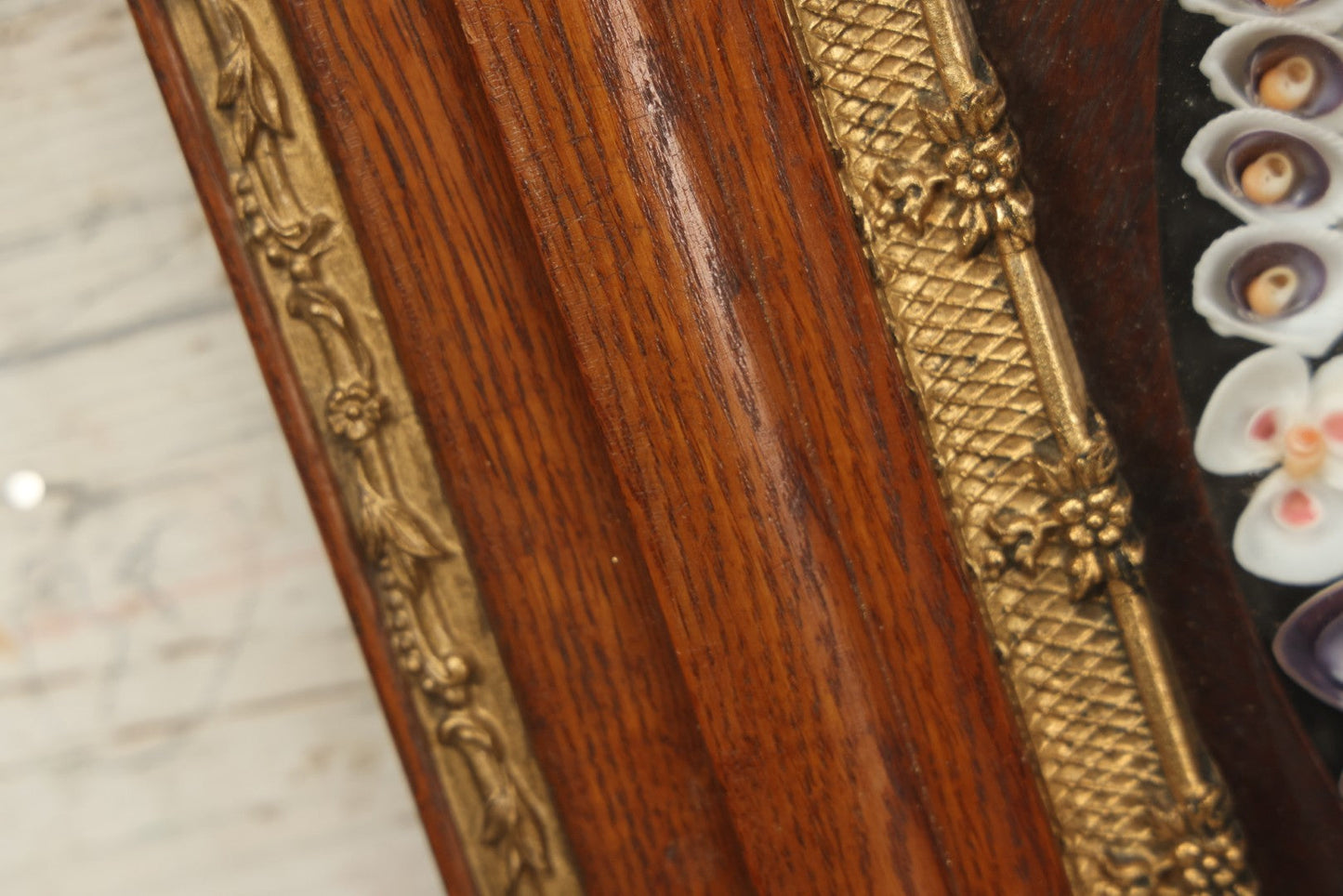 Lot 008 - Antique Victorian Eastlake Double Frame With Decorative Real Shell Surround, Shell Flowers, Sailors Valentine, 17" x 18-7/8"