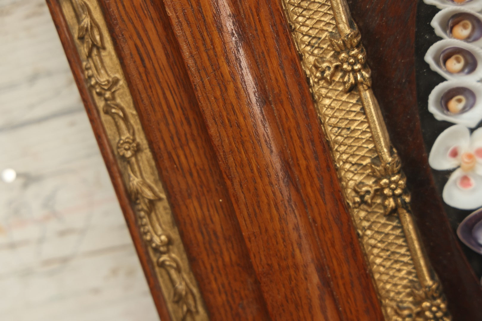 Lot 008 - Antique Victorian Eastlake Double Frame With Decorative Real Shell Surround, Shell Flowers, Sailors Valentine, 17" x 18-7/8"