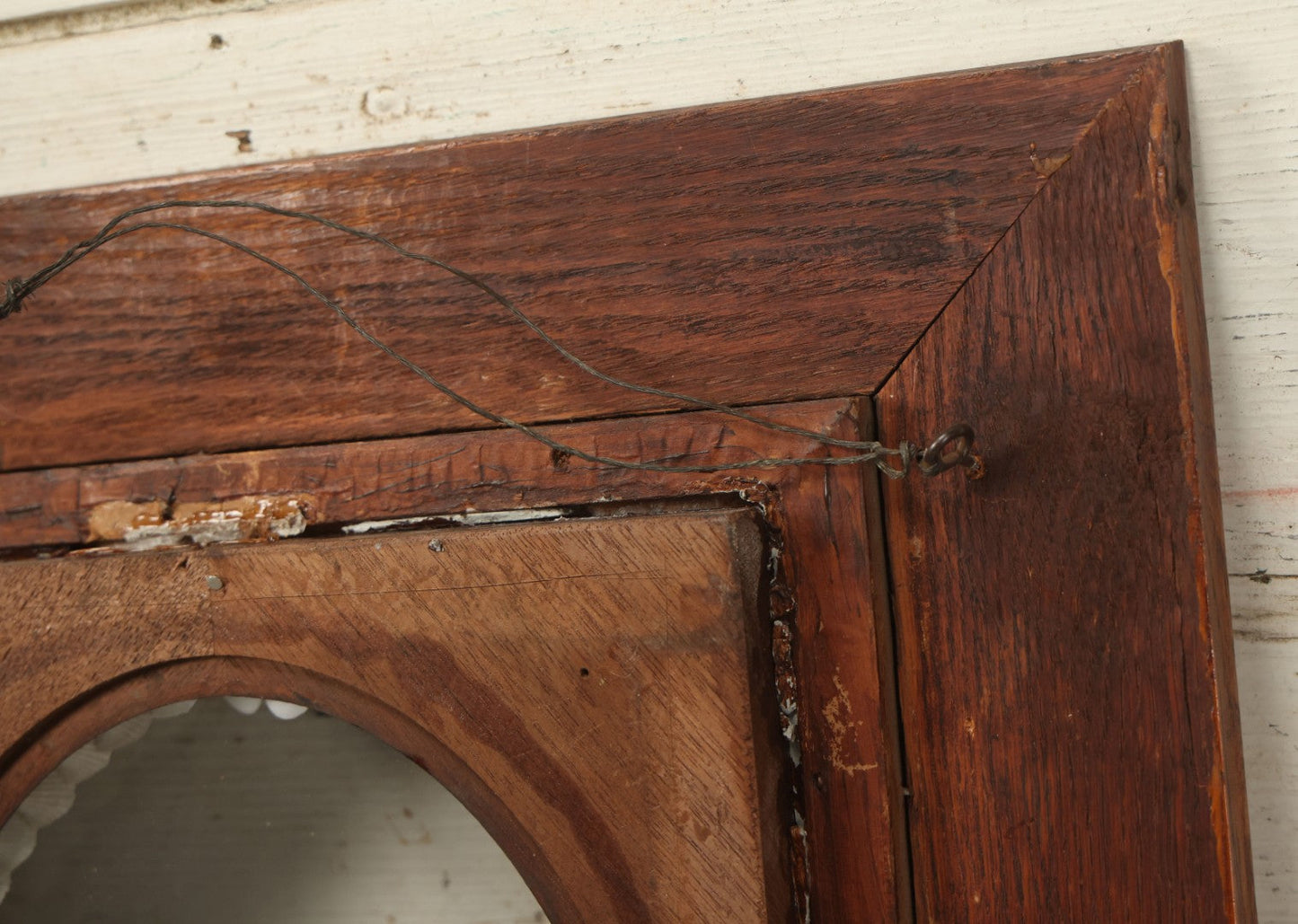 Lot 008 - Antique Victorian Eastlake Double Frame With Decorative Real Shell Surround, Shell Flowers, Sailors Valentine, 17" x 18-7/8"